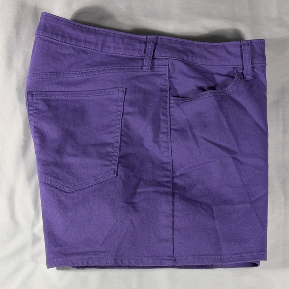 Old Navy womens purple Wow High-Rise flat front 3" inseam denim shorts - size 18 - Picture 8 of 10